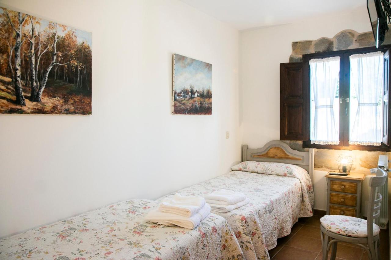 Double or Twin Room Private Bathroom